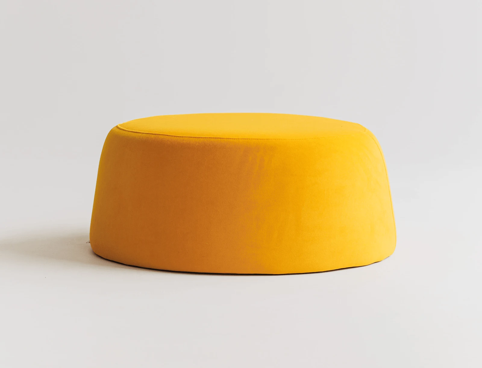 Macarons pouf in Matt Velvet 48 yellow Belgian velvet